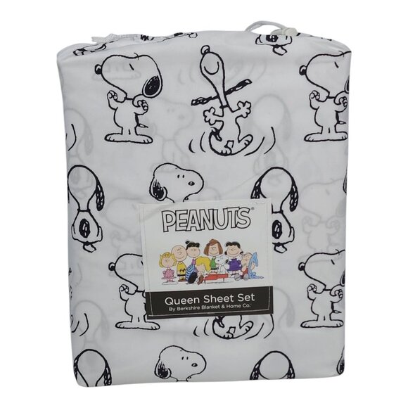Peanuts Snoopy Queen Sheet Set By Berkshire Black & White 4 Piece Set Polyester - Picture 1 of 7